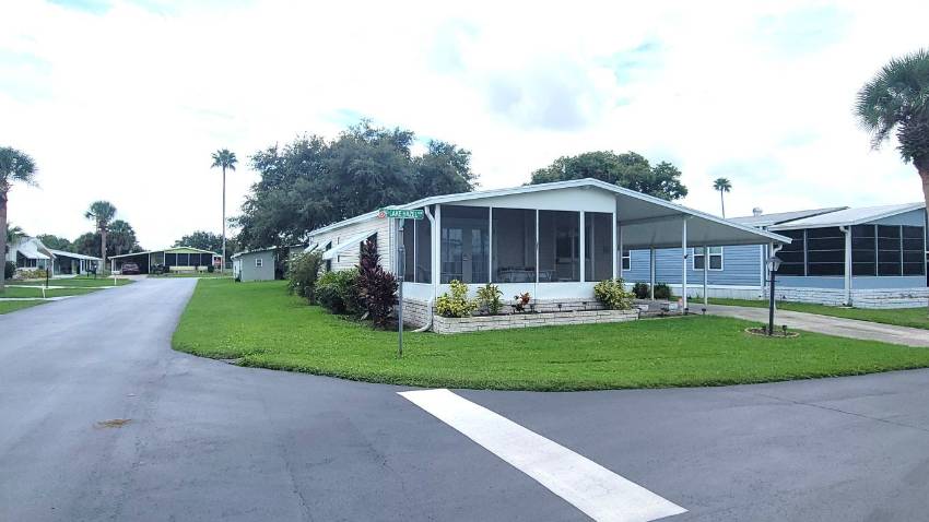 Winter Haven, FL Mobile Home for Sale located at 119 Lake Hazel Drive Orange Manor West